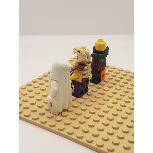 LEGO Lot 3 Mixed Minifigure Glow in Dark Ghost 9467 + two Other Figs C0496 - Picture 4 of 12